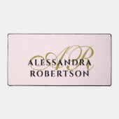Monogram Pastel Pink Minimalist Stylish Gold Black Schreibtischunterlage (Vorderseite)