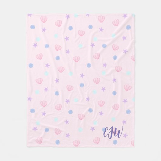 Monogram Pastel Seashells and Pearls in Pink Fleecedecke (Vorderseite)