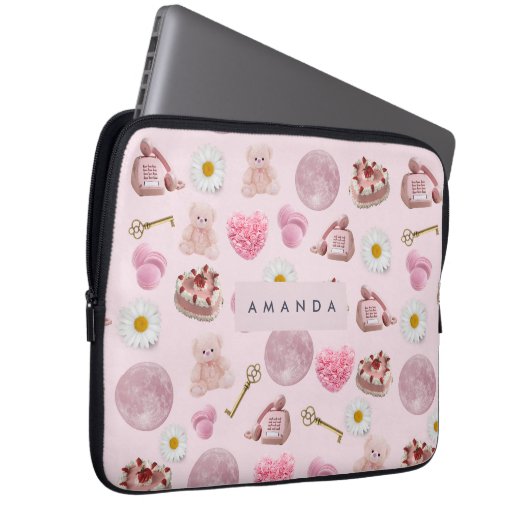 Monogram Personalisiert Coquette Pink Moon Feminin Laptopschutzhülle (Vorne Rechts)