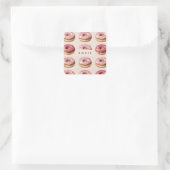 Monogram Personalisiert Pink Donut Pattern Quadratischer Aufkleber (Tasche)