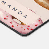 Monogram Personalisiert Pink Donut Pattern Schreibtischunterlage (Ecke)