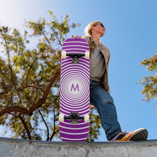 Monogram Personalisiertes Skateboard - Ihr Farbbri (Außenbereich 1)