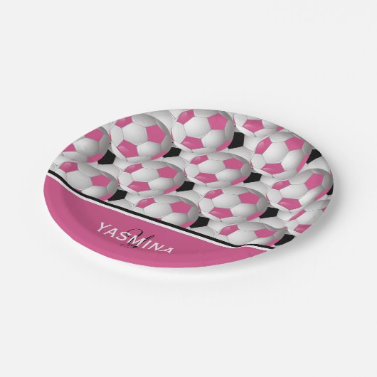 Monogram Pink Black Soccer Ball Pattern Pappteller (Schrägansicht)