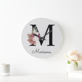 Monogram Pink Boho Girly Floral Initial Große Wanduhr (Zuhause)