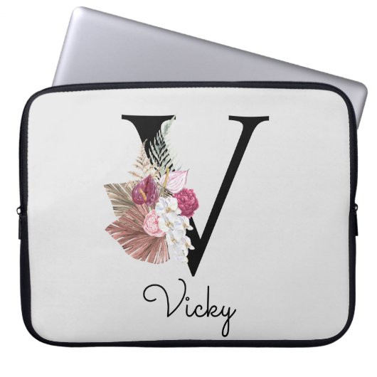 Monogram Pink Boho Girly Floral Initial V Laptopschutzhülle (Vorderseite)