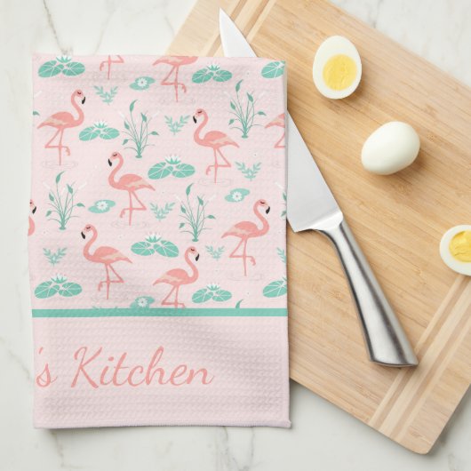 Monogram Pink Flamingos Green Palm Blätter Tropica Geschirrtuch (Viertel Falte)