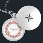 Monogram Pink Green Floral Bridesmaid Geschenk Medaillon<br><div class="desc">Monogramm diese hübsche rosa und grüne blumenkranke Kette. Ein großartiges Geschenk für Brautmädchen,  Hochzeitsfeier,  die Schwester der Mutter,  Freunde.</div>