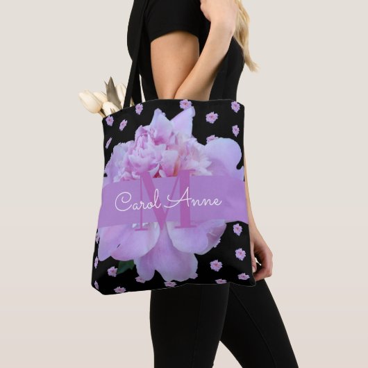Monogram Pink Peony Floral Lila Classic Black Tasche (Von Nahem)