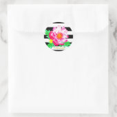 Monogram Pink Peony on Black & White Round Aufkleb Runder Aufkleber (Tasche)