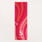 Monogram Pink Red Modern Yogamatte (Rückseite)
