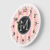Monogram Pink Stripes Modernes Herzmuster Große Wanduhr (Winkel)
