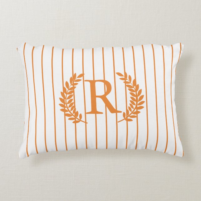 Monogram Pinstripes mit Laurel Wreath | orange Zierkissen (Vorderseite)