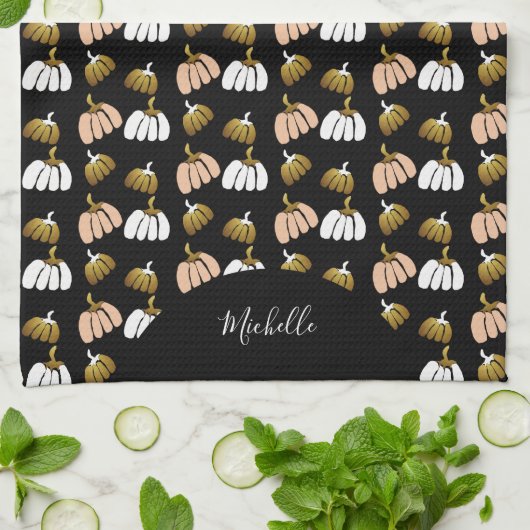 Monogram Pumpkin in Schwarz, Weiß, Schwarz, Weiß, Geschirrtuch (Gefaltet)