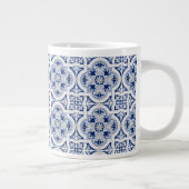 Monogram R, Blue Sicilian Tile Riesenkaffee Tasse (Rechts)