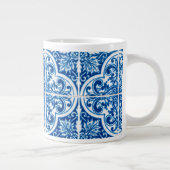 Monogram R, Classic Blue Tile Design Jumbo-Tasse (Rechts)