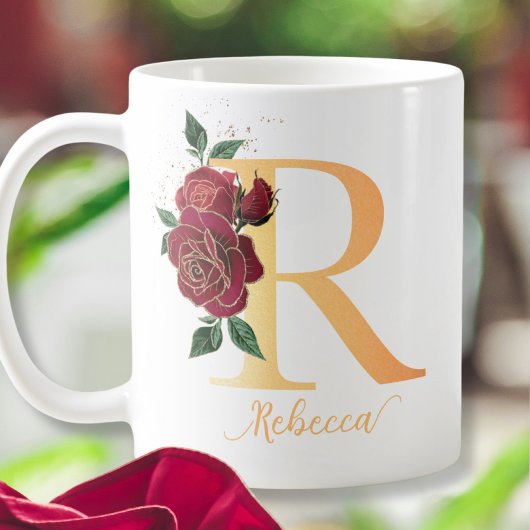 Monogram R goldene individuelle Name-rote Rosen Kaffeetasse