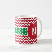 Monogram Red and Green Zickzack Polka Dots Holiday Kaffeetasse (VorderseiteRechts)