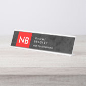 Monogram Red Gray Muster Modern Schreibtischnamensplakette (Vorderseite )