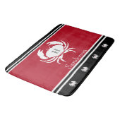 Monogram Red Schwarz-weiß Crab Nautical Kitebook R Badematte (Schrägansicht)