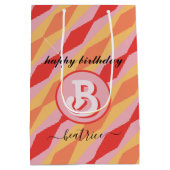 Monogram Retro Hippie 70er Pink Geometric Pastell Mittlere Geschenktüte (Rückseite)