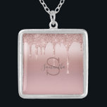 Monogram Rose Gold Glitzer Tropfen Rosa Name Versilberte Kette<br><div class="desc">Eine Rose Gold tropfende Glitzer mit Monogramm Namen Halskette für sie. Diese machen großartige Brautparty Geschenke. Sehen Sie sich unsere anderen Produkte in der Rose Gold Dripping Glitzer Kollektion an.</div>