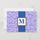 Monogram Royal Blue Lilac Swirl Wedding RSVP Einladung (Rückseite)