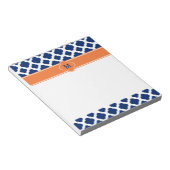 Monogram Royal Blue Quatrefoil Pattern mit Orange Notizblock (angewinkelt)