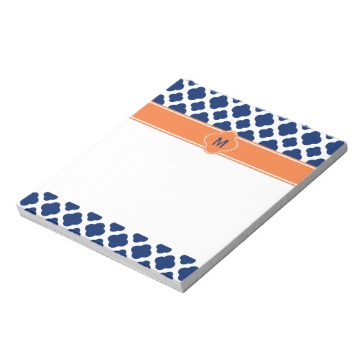 Monogram Royal Blue Quatrefoil Pattern mit Orange Notizblock (Rotiert)