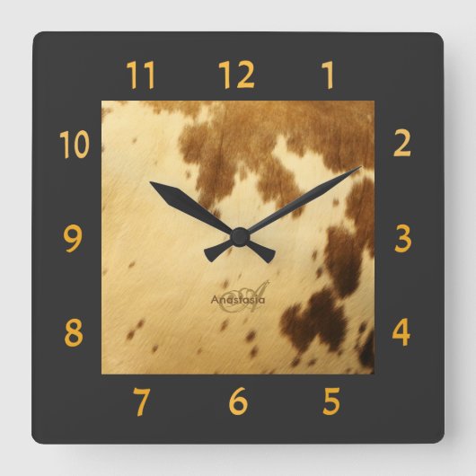Monogram Rustic Chic Brown Beige Cowhide Fur Print Quadratische Wanduhr (Vorderseite)