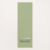 Monogram Sage Green Minimalist White Black Stylish Yogamatte (Rückseite)