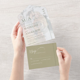 Monogram Sage Green mit Overlay-Foto-Hochzeit All In One Einladung