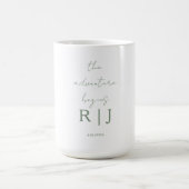 Monogram Sage Green Quote Adventure Begins Wedding Kaffeetasse (Mittel)