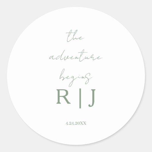 Monogram Sage Green Quote Adventure Begins Wedding Runder Aufkleber (Vorderseite)