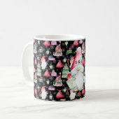 Monogram Santa Gnome für Weihnachtsmuster Schwarz Kaffeetasse (Vorderseite Links)