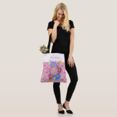 Monogram Schmetterling Blumenmuster rosa Tasche (Am Model)