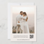 Monogram Script Foto QR Code Hochzeit der Elfenbei Einladung (Rückseite)