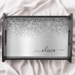 Monogram Script Silver Glitzer Girenname Serviertablett<br><div class="desc">Silber Imitate Foil Metallic Sparkle Glitzer gebürstetes Metal Monogram Name Place Serviertablett. Dies macht den perfekten Abschluss,  Geburtstag,  Hochzeit,  Brautparty,  Jubiläum,  Babydusche oder Junggeselinnen-Abschied Geschenk für jemanden,  die Lieben glamourösen Luxus und schicke Stile.</div>