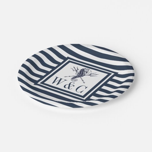 Monogram Seepferd Nautical Navy Blue Strip Pappteller (Schrägansicht)