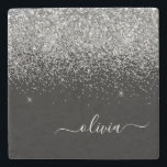Monogram Silver Black Glitzer Script Girenname Steinuntersetzer<br><div class="desc">Monogram Name Stone Tile mit Sparkle Glitzer und Silver. Das macht den perfekten Abschluss,  süßen 16 Geburtstag,  Hochzeit,  Brautparty,  Jubiläum,  Babydusche oder Junggeselinnen-Abschied Geschenk für jemanden,  die Lieben glamourösen Luxus und schicke Stile.</div>