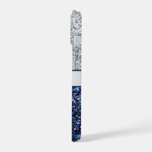 Monogram Silver Dark Blue Glitzer Trendy Chic iPhone 15 Hülle (Linke Seite)