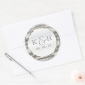 Monogram Silver Metallic Round Labels Runder Aufkleber (Umschlag)