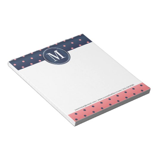 Monogram Slate Blue und Coral Polka Dots Notizblock (angewinkelt)
