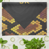 Monogram Snake Brown und Gold Print Handtuch (Gefaltet)