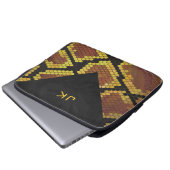 Monogram Snake Brown und Gold Print Laptopschutzhülle (Vorne Knopf)