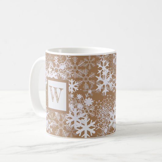 Monogram Snowflakes Gingerbrett Kraft Brown Kaffeetasse (Vorderseite Links)