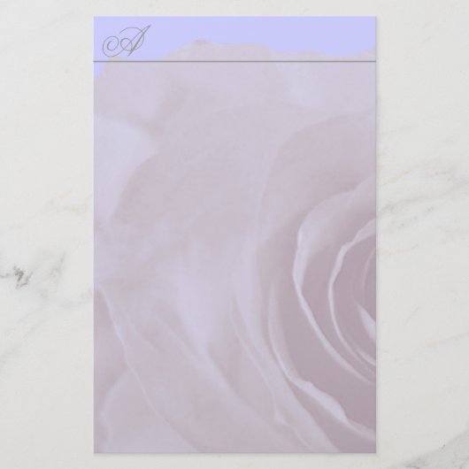 Monogram Stationery verblasste Rose auf Periwinkle Briefpapier (Vorderseite)