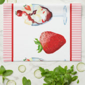 Monogram Strawberry Sundae Ice Cream Pink Stripes Handtuch (Gefaltet)