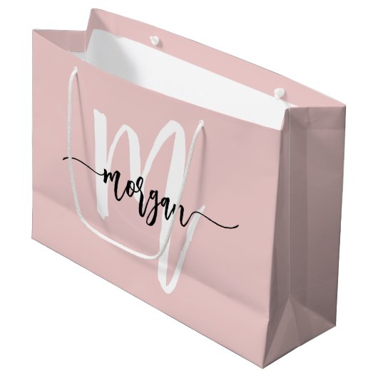 Monogram Stylish Modern Blush Pink Script Große Geschenktüte (Vorderseite Schrägansicht)