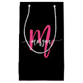 Monogram Stylish Modern Hot Pink Black Kleine Geschenktüte (Vorderseite)