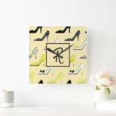 Monogram Stylish Yellow High Heels Quadratische Wanduhr (Zuhause)